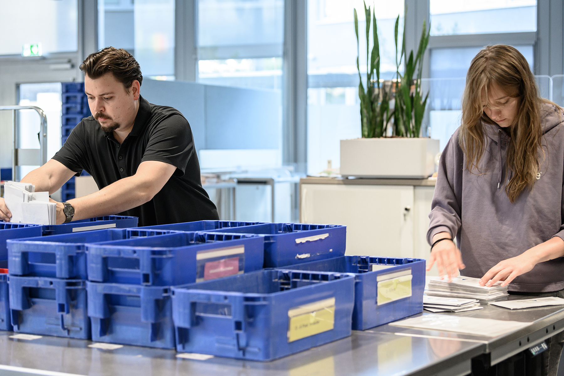 Briefe werden sortiert Briefe werden sortiert